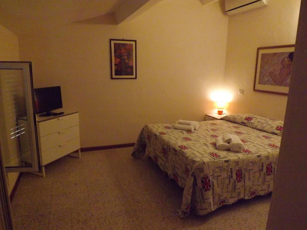 B&B Central Toma มอนเตกาตินี แตร์เม ภายนอก รูปภาพ